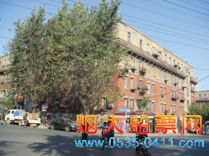 　　▲今天的南山寮，明显可以看出上面加盖了一层，但依然有着别样风情。